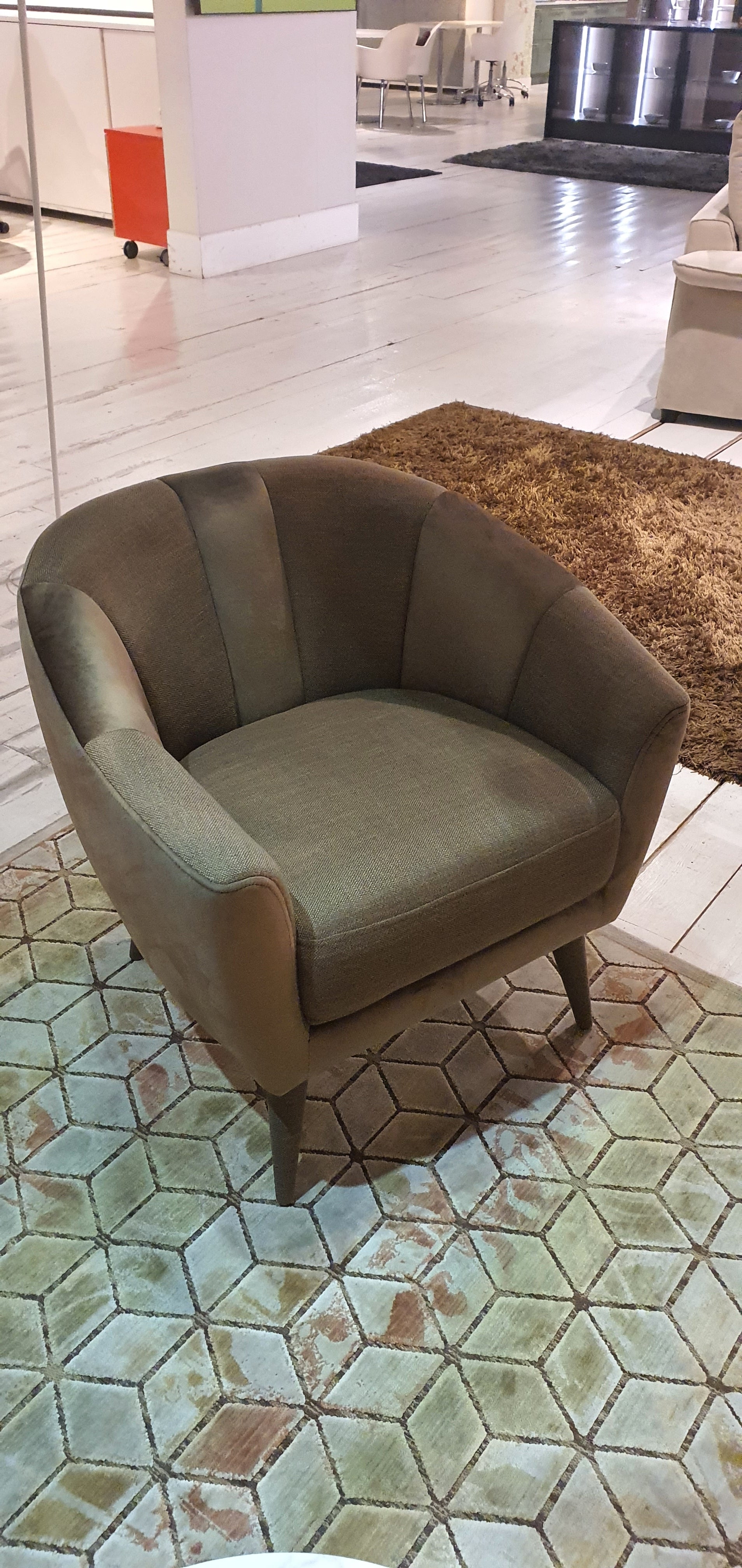 POLTRONA TARGET F.PRODUZ. - esposizione MM1