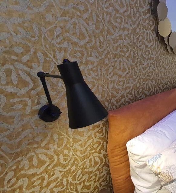 Num 2 applique parete nere - esposizione MM0