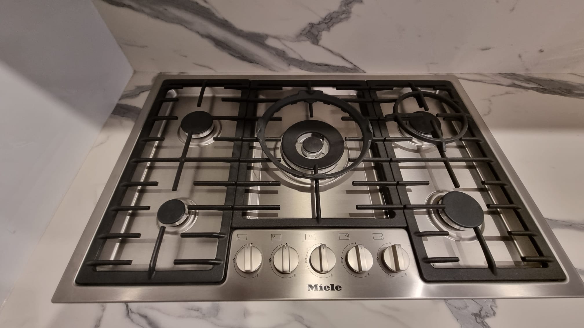 Cucina Cloe con elettrodomestici Miele - esposizione MM5