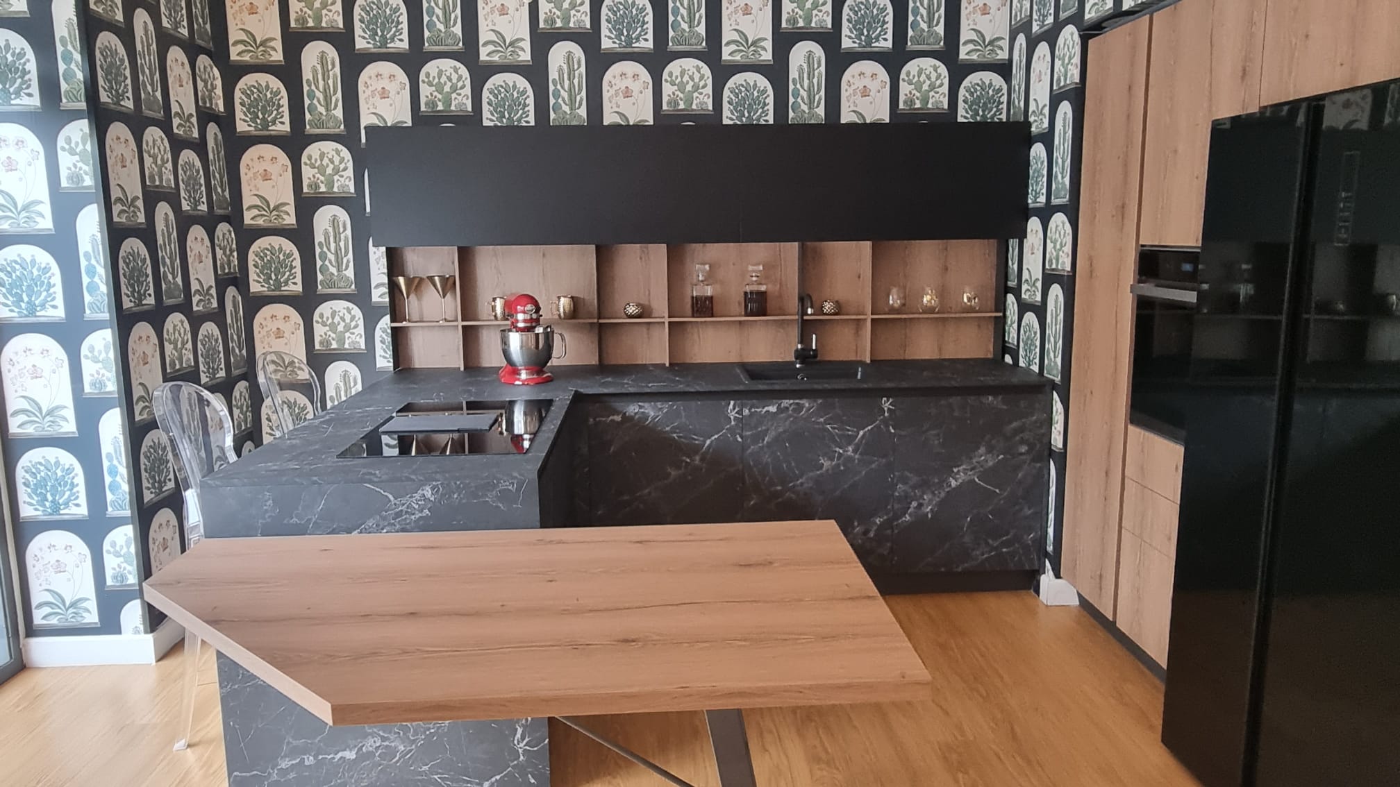 Cucina Plana Kalì con elettrodomestici Hotpoint - esposizione MM5