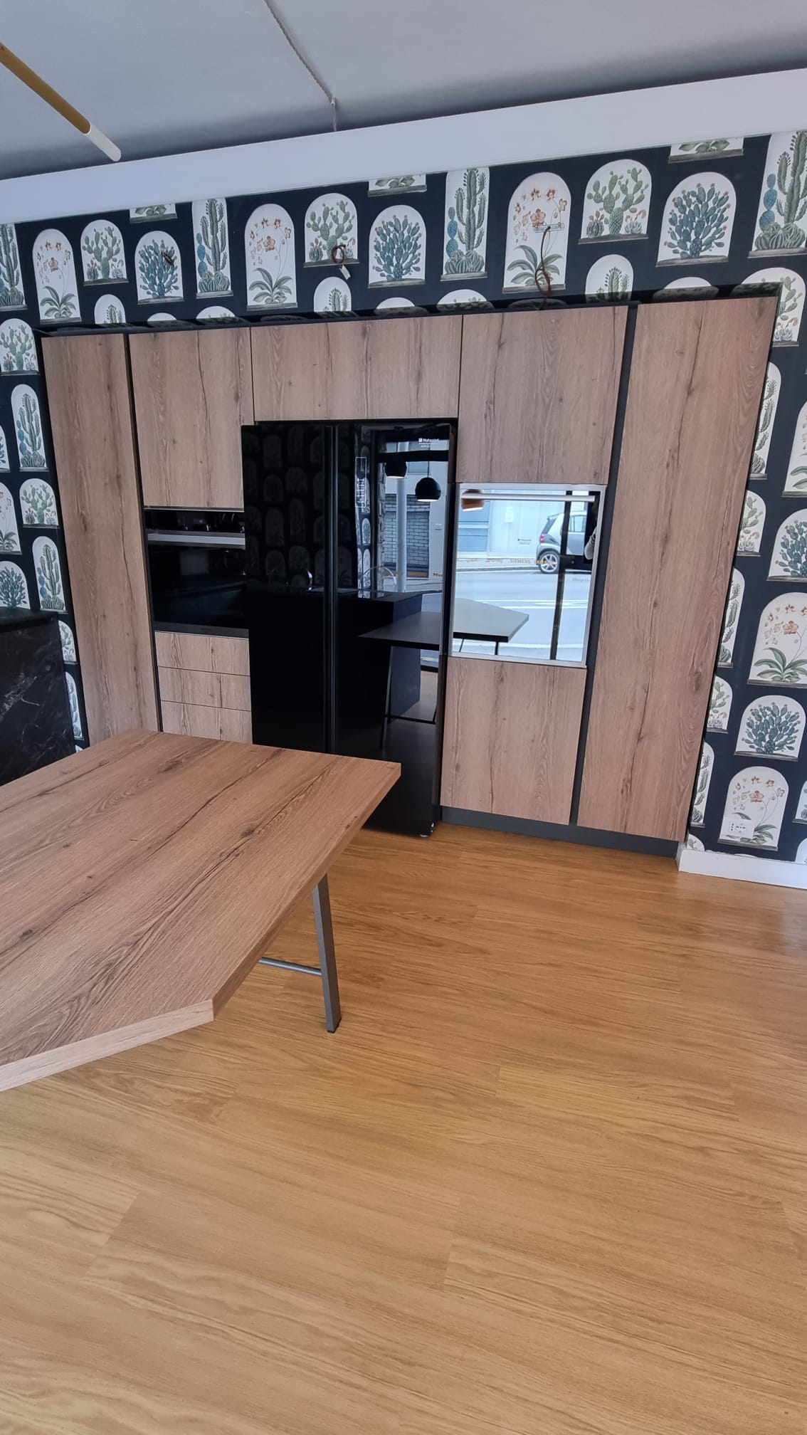 Cucina Plana Kalì con elettrodomestici Hotpoint - esposizione MM5