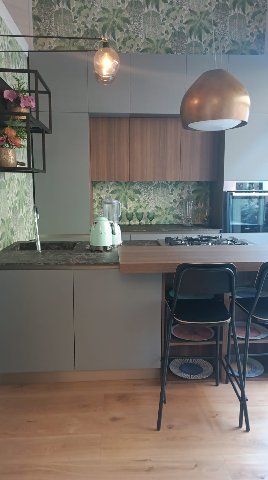 Cucina Kalì con elettrodomestici Miele - esposizione MM6