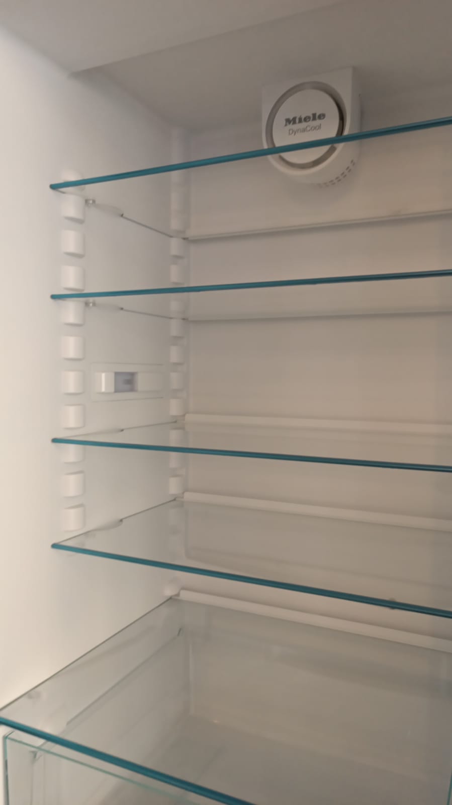 Cucina Kalì con elettrodomestici Miele - esposizione MM6