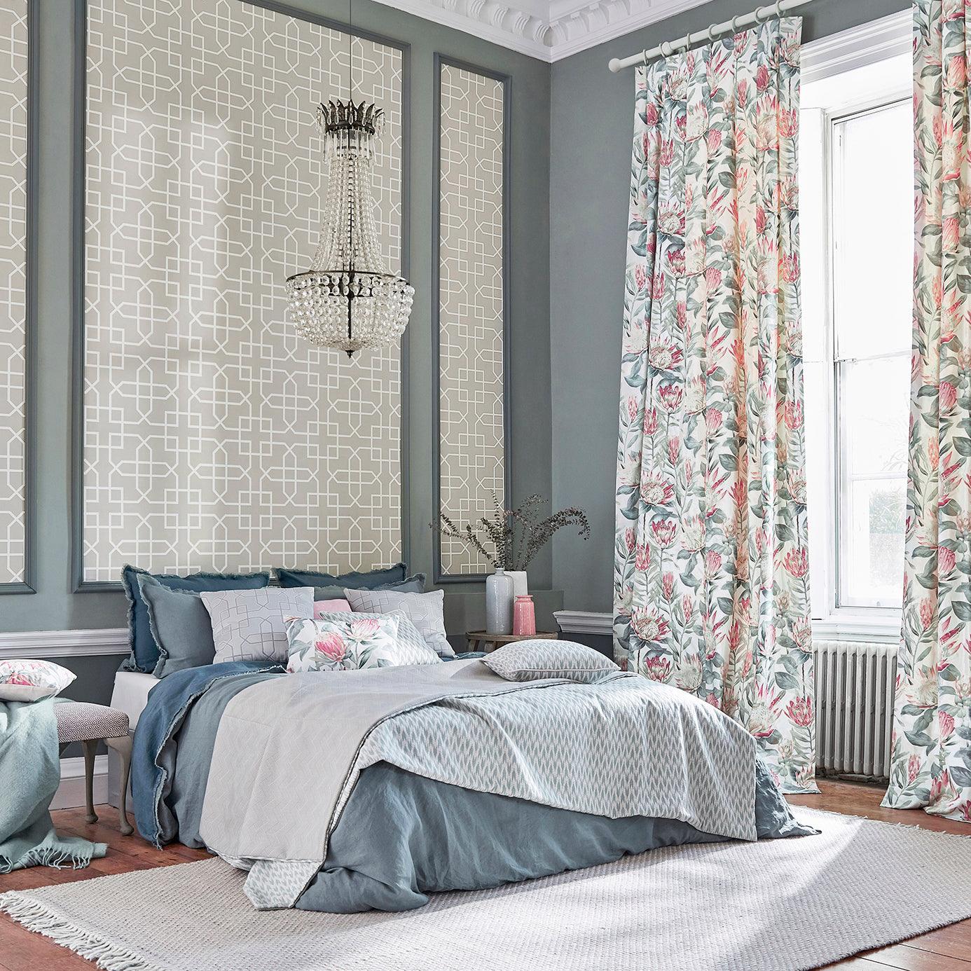 Tessuto Sanderson King Protea - Brand_Sanderson, Fantasia_Natura, Uso_Rivestimento cuscini, Uso_Tende - Tessuti - Sanderson