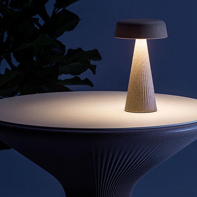 Lampada Pillar Pot - Plust, Tipologia_Da tavolo - Lampade da interno - Mobilmarket