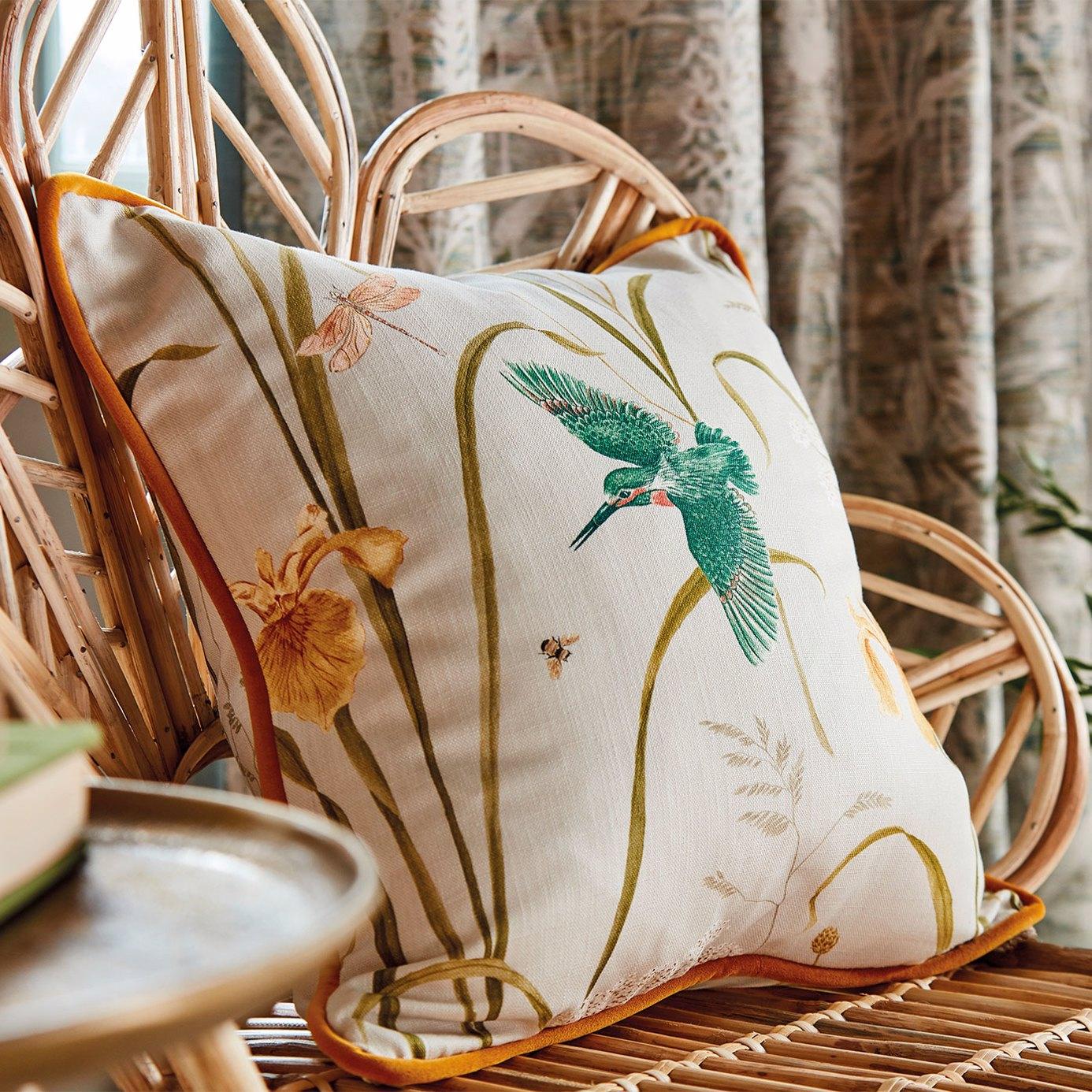 Tessuto Sanderson Kingfisher & Iris - Brand_Sanderson, Fantasia_Natura, Uso_Rivestimento cuscini, Uso_Rivestimento poltrone, Uso_Tende - Tessuti - Sanderson