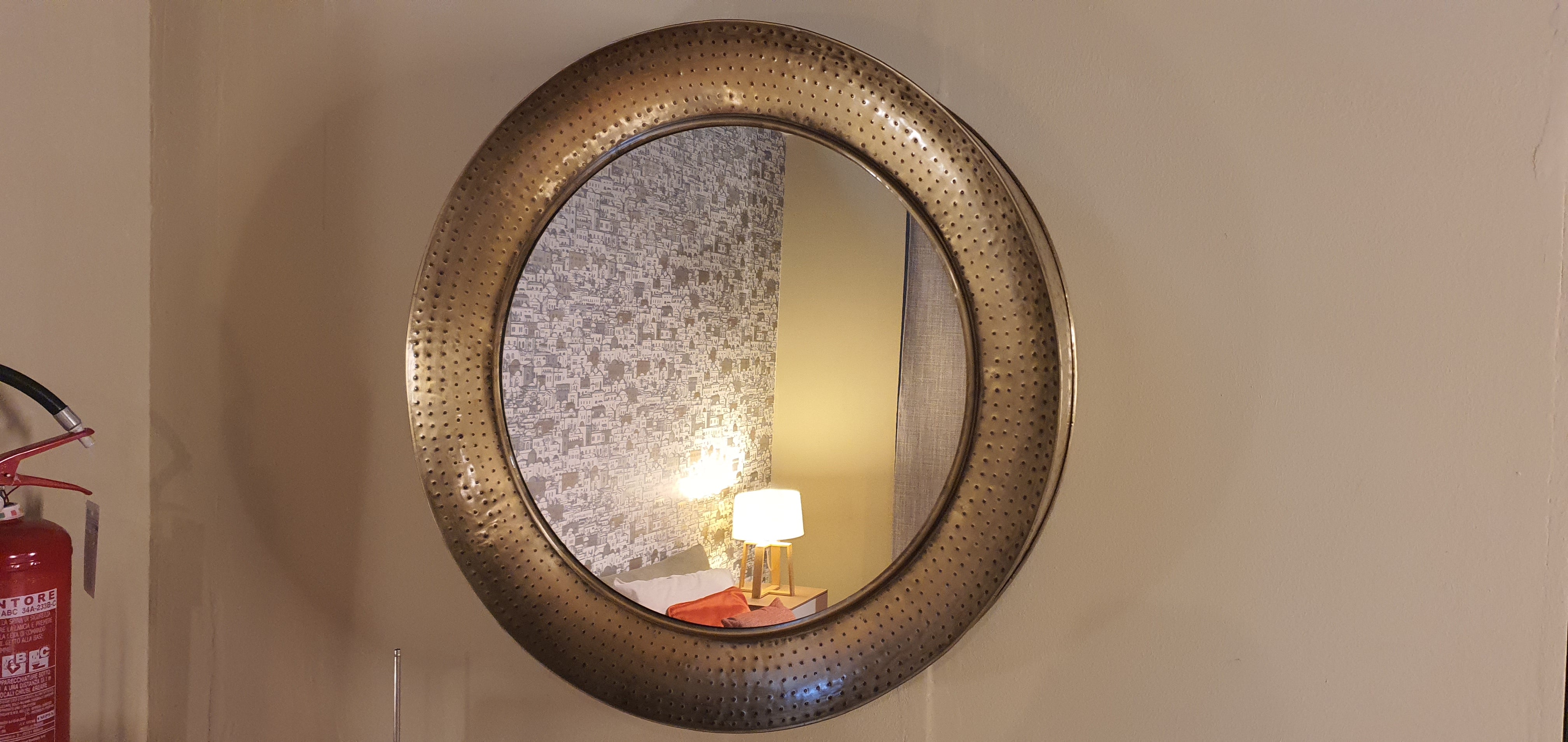 Specchio tondo oro - esposizione MM1